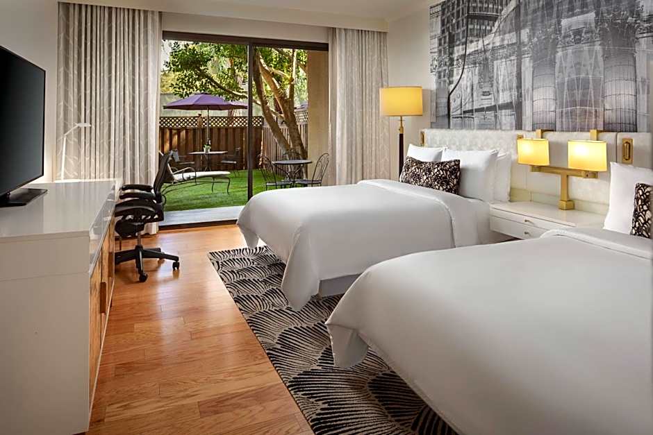 Avenue of the Arts Costa Mesa, a Tribute Portfolio Hotel