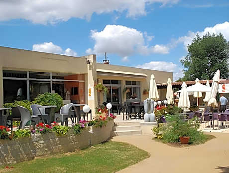 Logis Hotel & Restaurant Le Fleurance