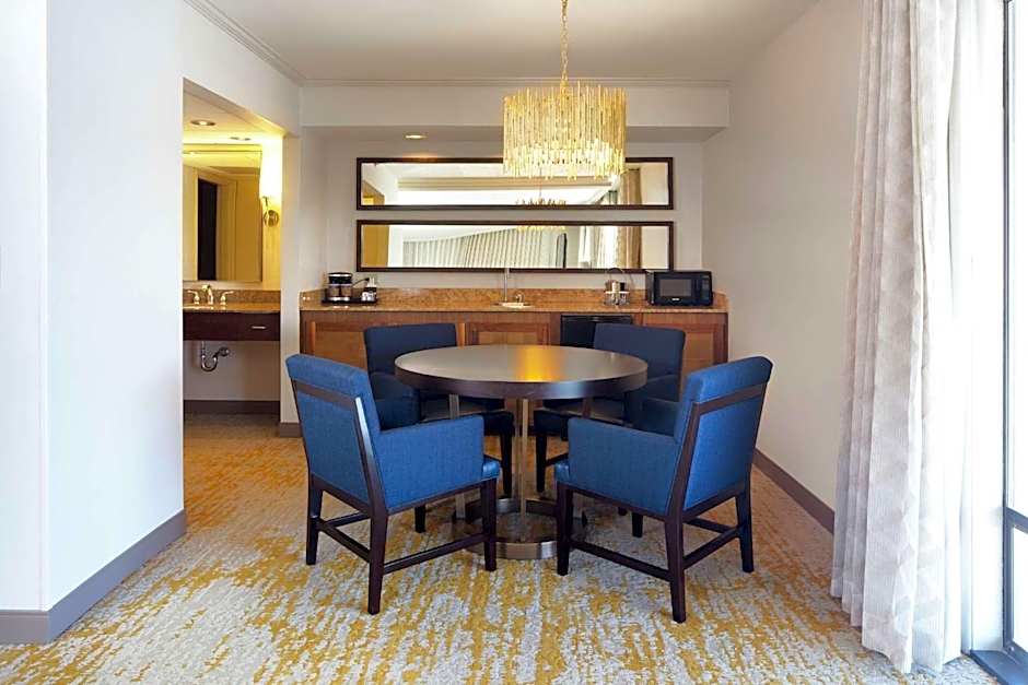 DoubleTree By Hilton Hotel Ontario Airport