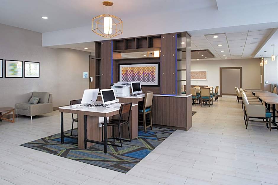 Holiday Inn Express & Suites Los Angeles Downtown West By IHG