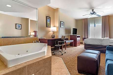Comfort Inn & Suites Clinton - Jackson West