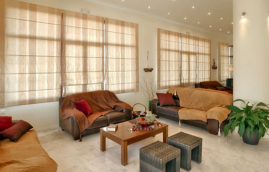 Belussi Beach Hotel & Suites