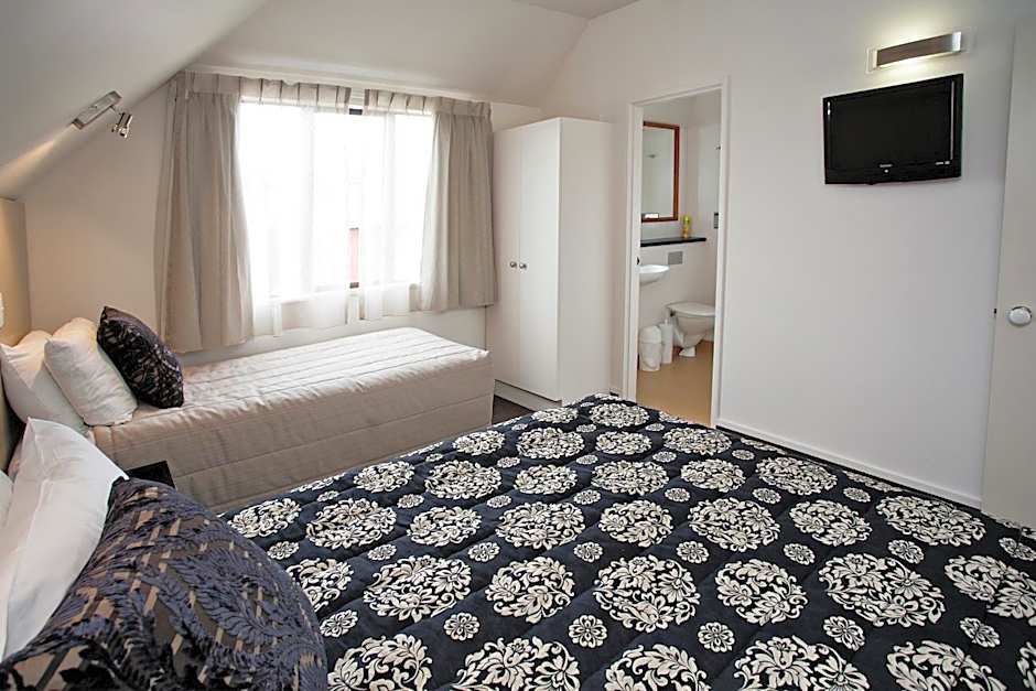 Cable Court Motel
