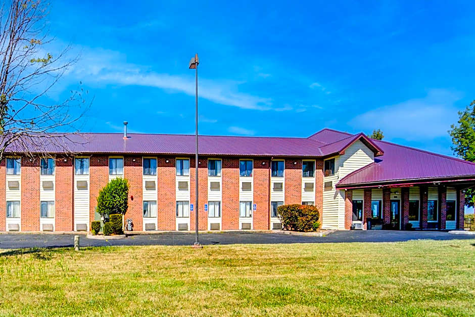Capital O Amerihost Inn and Suites Mexico Hwy 54 MO