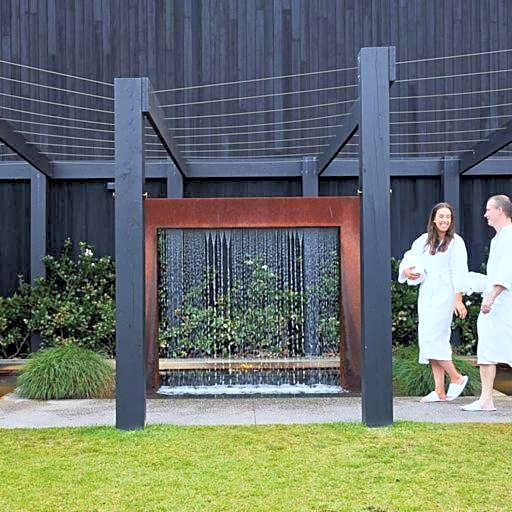 Deep Blue Hotel & Hot Springs