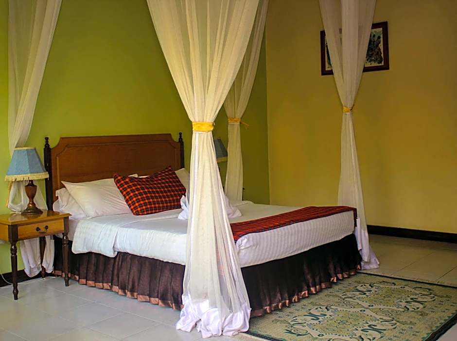 Equator Hotel