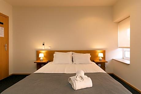 Peach Hostel & Suites