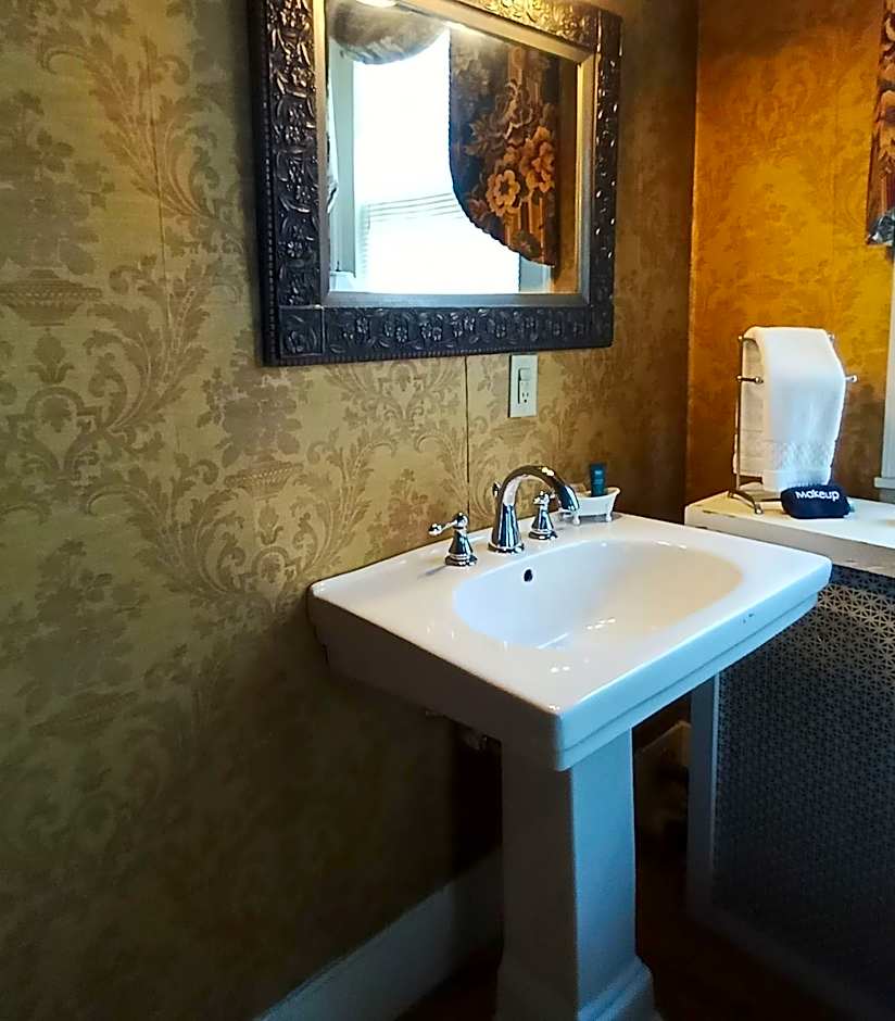Arlington Inn & Spa