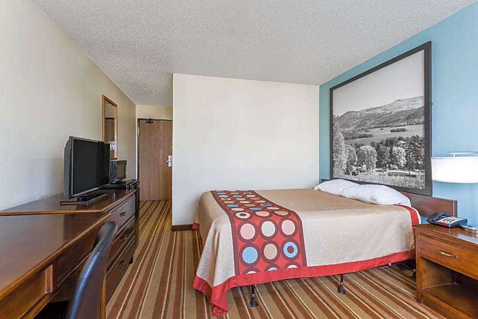Super 8 by Wyndham Danville VA