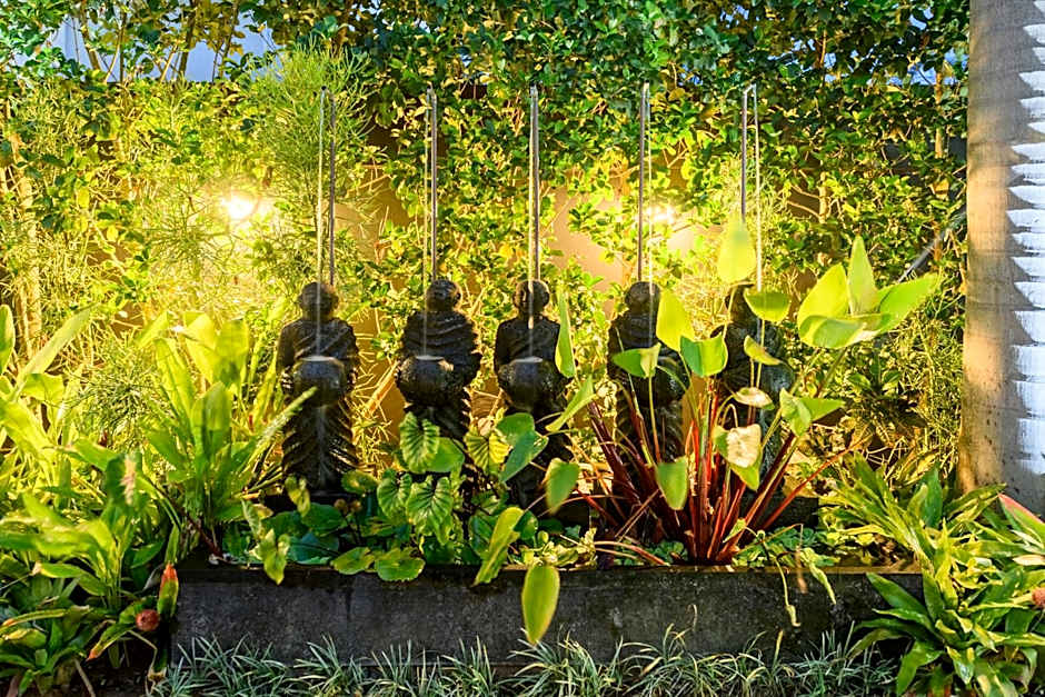 Nakai Beach Homestay