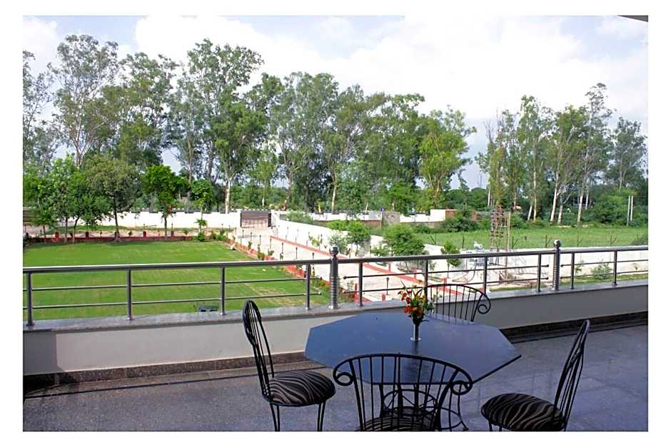 Geetanjali Hotel & Motel