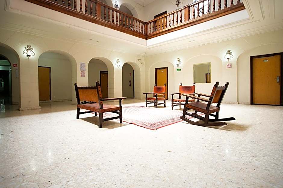 Hotel Colonial