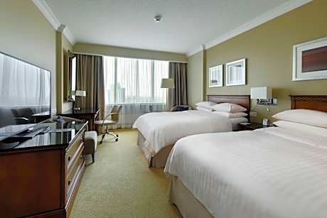 Deluxe Double Room with Two Double Beds and City View - High Floor