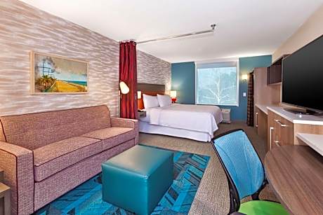 1 King Bed Studio Suite Nonsmoking