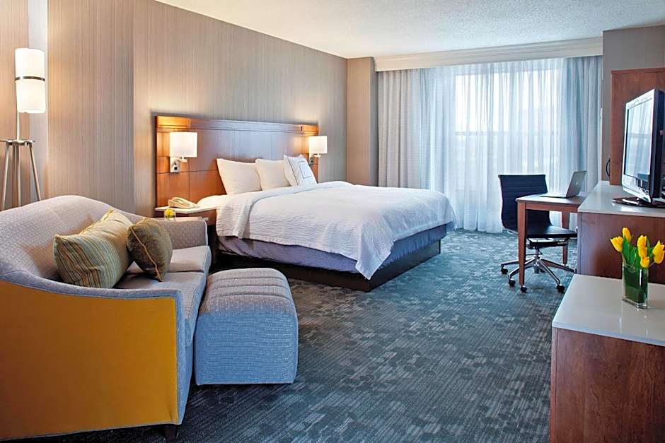 Courtyard by Marriott Pueblo Downtown