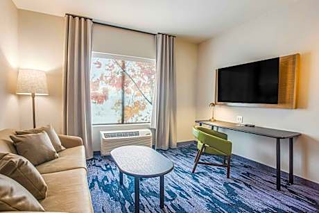 King Suite with Sofa Bed - Communication Assistance