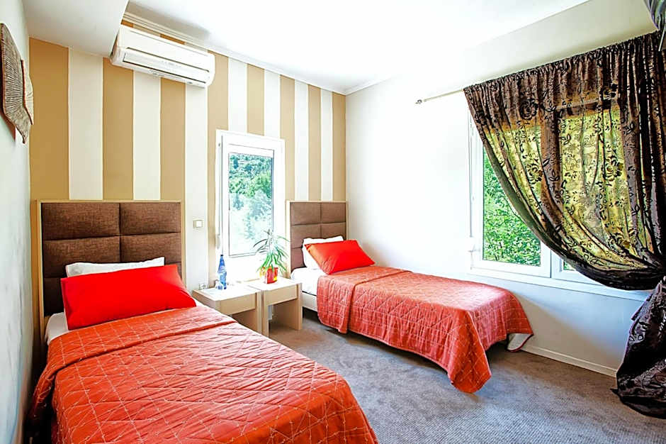 Anastassiou Hotel - Bike and motorcycle friendly hotel