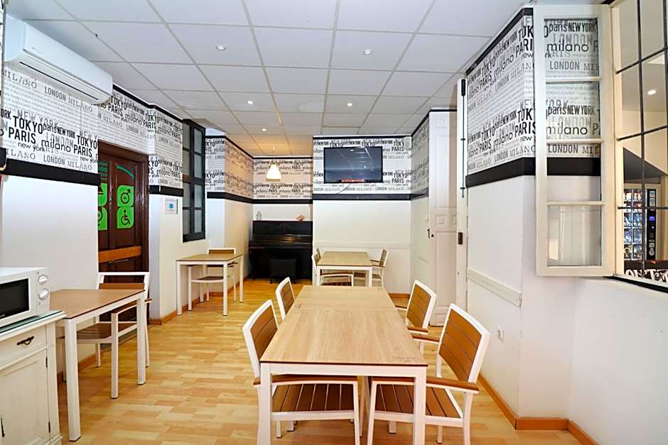 Feel Hostels City Center