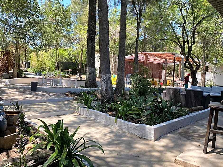 La Moor Country Venue & Eatery