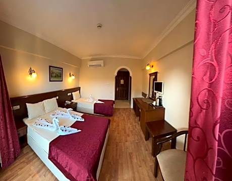 Triple Room with Balcony