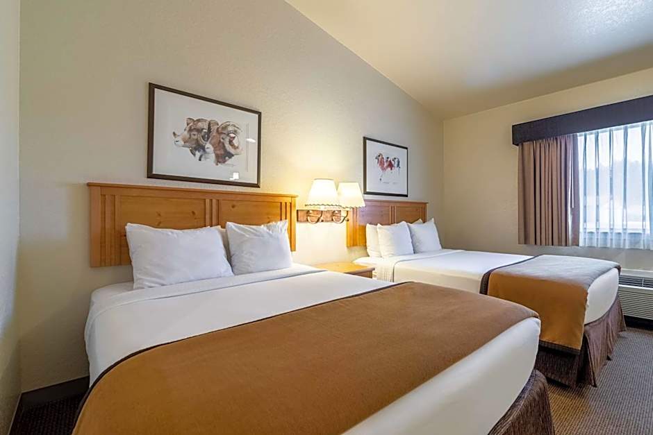 Photo 1 of 5 of 2 Queen Beds Suite, Accessible