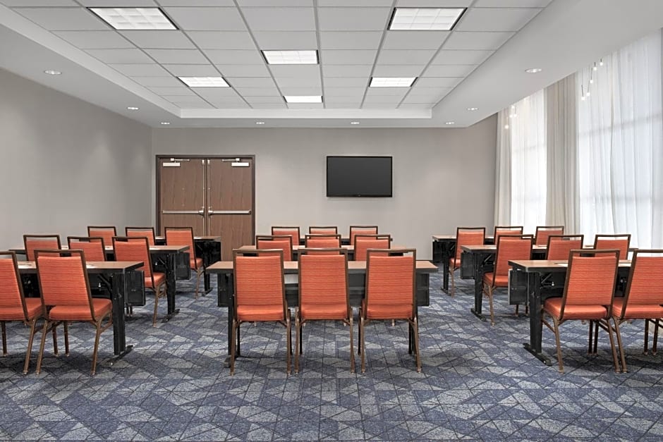 Courtyard by Marriott Syracuse Downtown at Armory Square