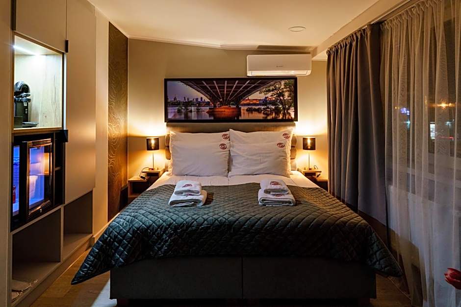 Kamienica no 111a Warsaw Airport