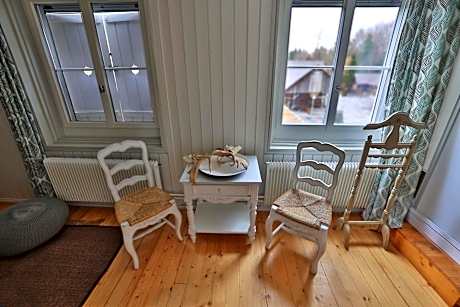 Family Room with Shower