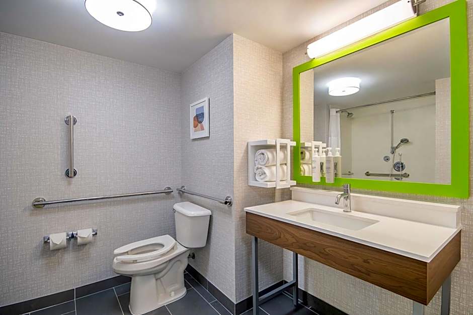 Hampton Inn By Hilton East Aurora