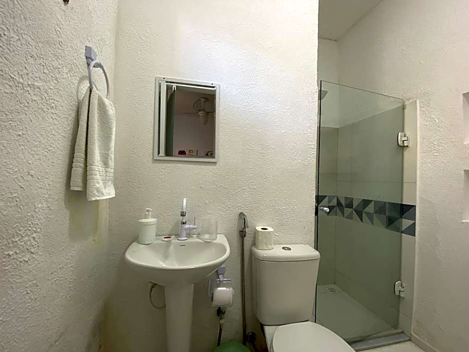 Kalug - Suíte individual com WI-FI 200mbps em condomínio fechado na Praia do sul