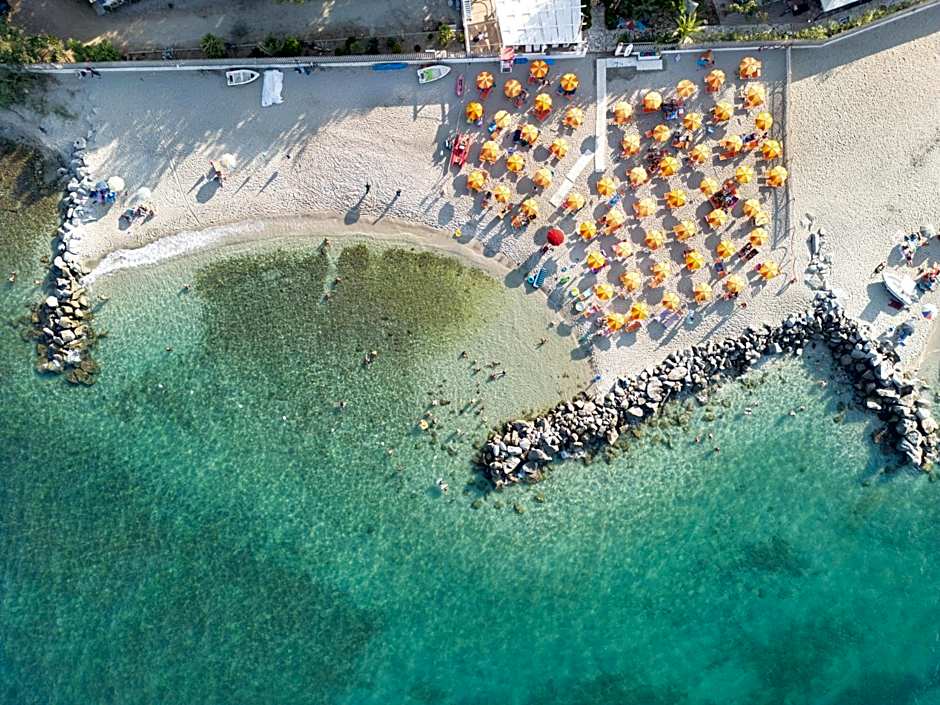 Hotel Baia Di Trainiti