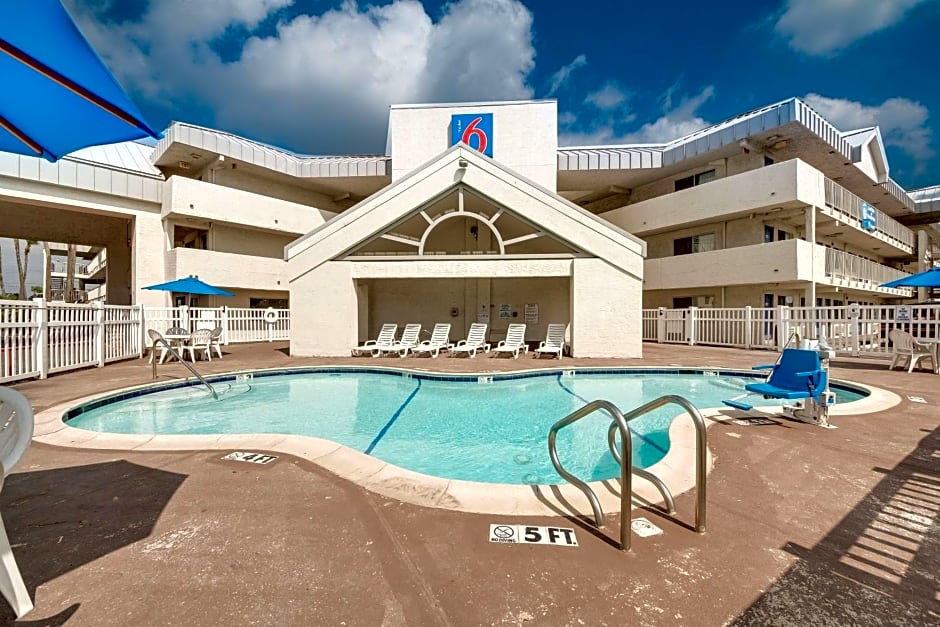 Motel 6-Brownsville, TX North