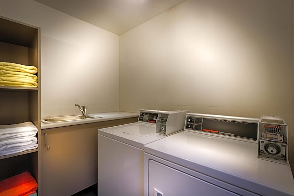 BEST WESTERN PLUS Travel Inn