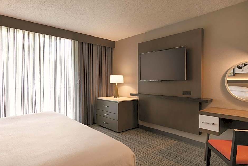 Embassy Suites By Hilton Hotel Richmond-Commerce Center