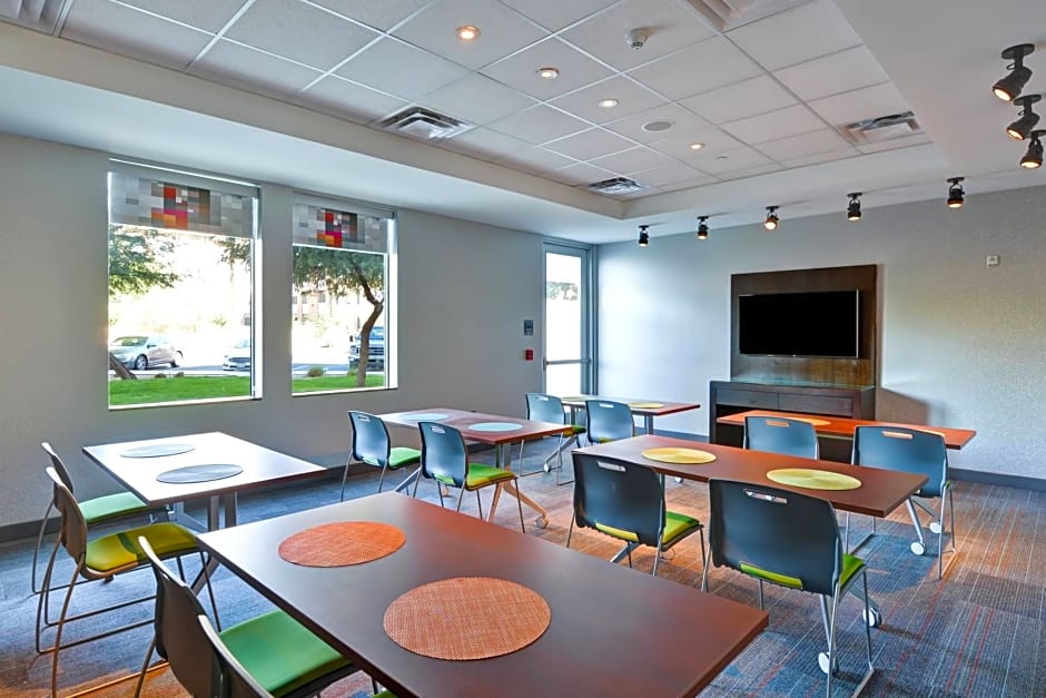 Aloft Phoenix Airport