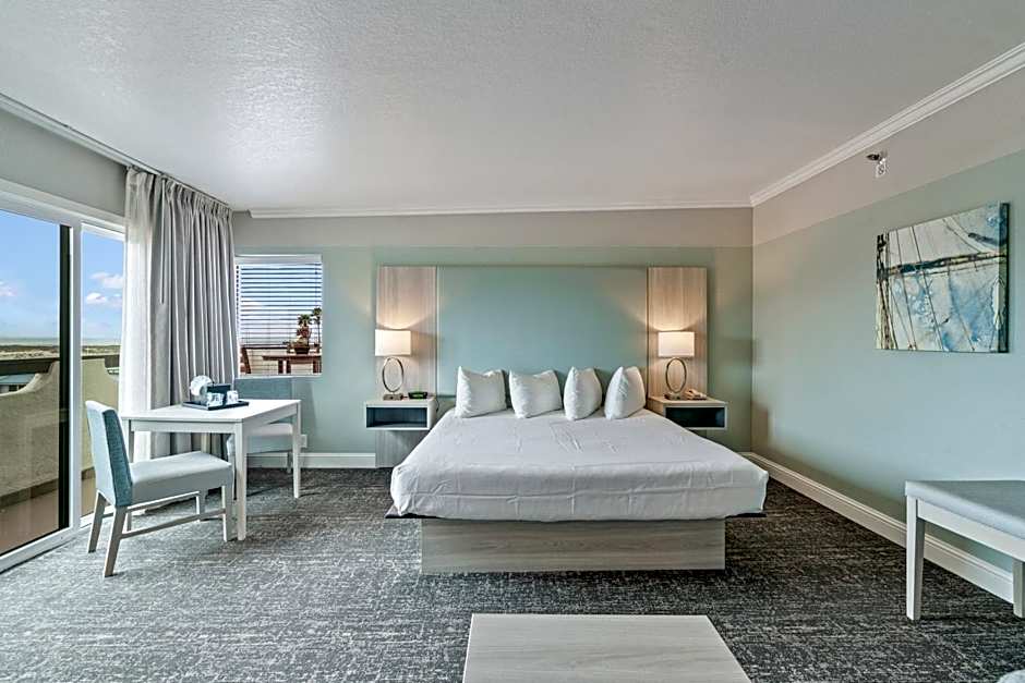 Photo 1 of 50 of La Serena Inn