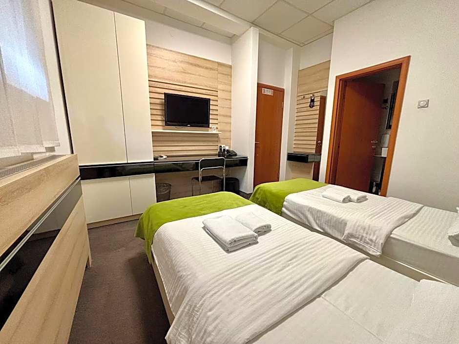 Garni Hotel Consul
