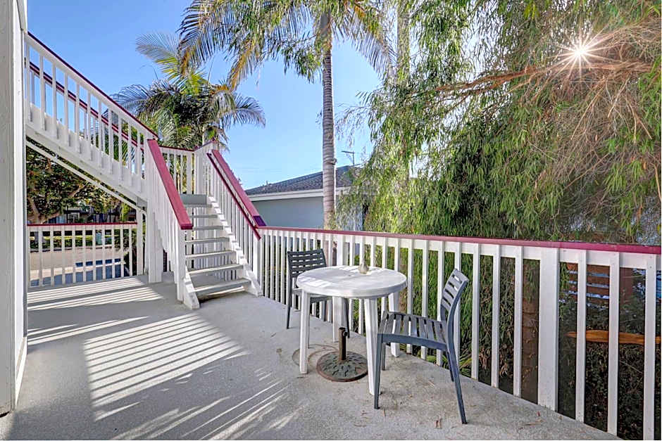 Pelican Cove Inn