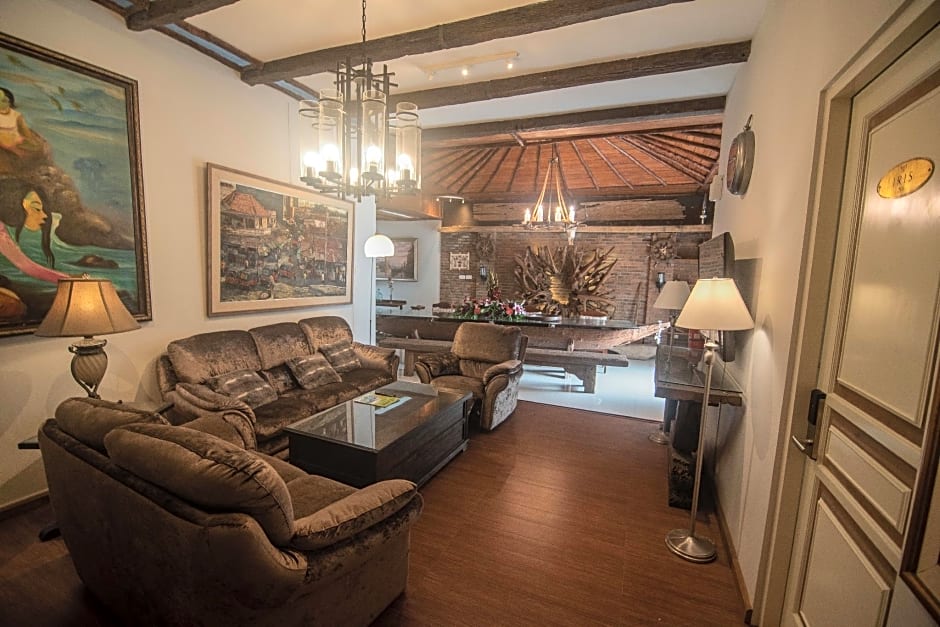 Front One Boutique Baluran Malang