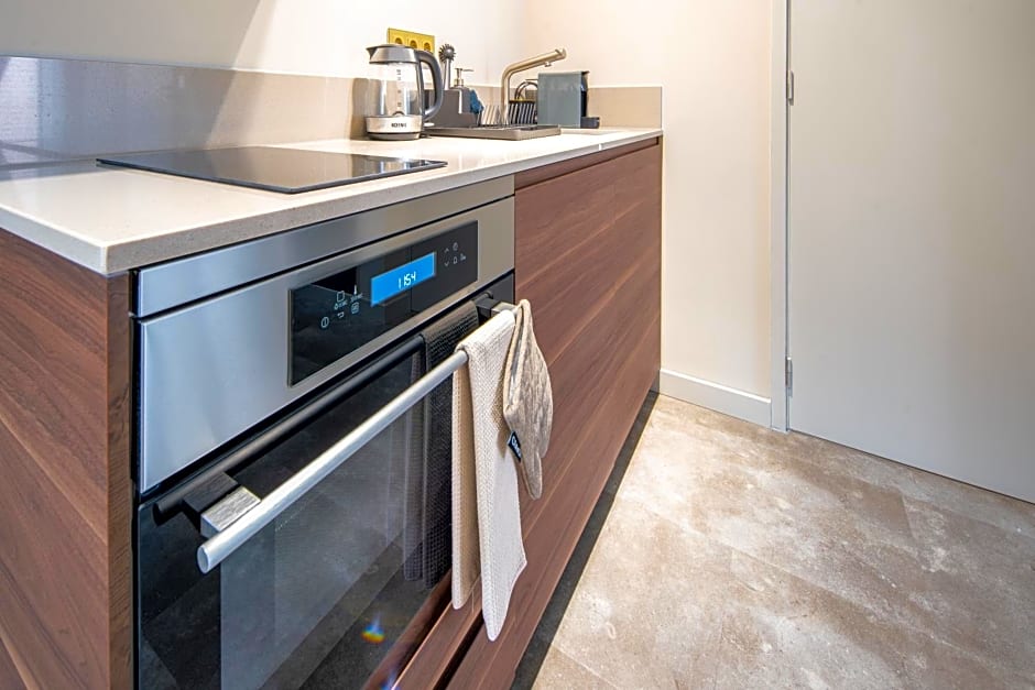 Family penthouse 7-Minutes from Rotterdam Central Newly Build top floor terrace R5