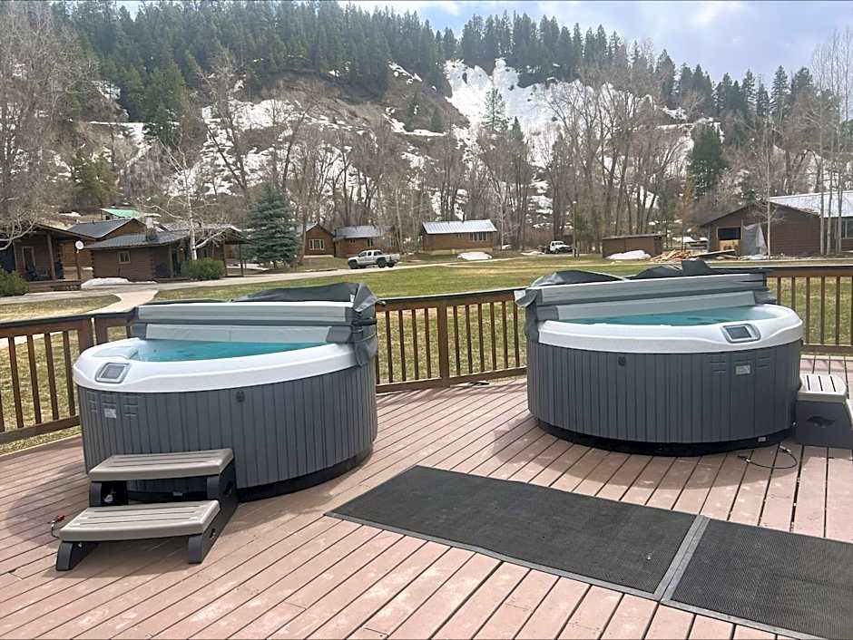 High Creek Lodge and Cabins