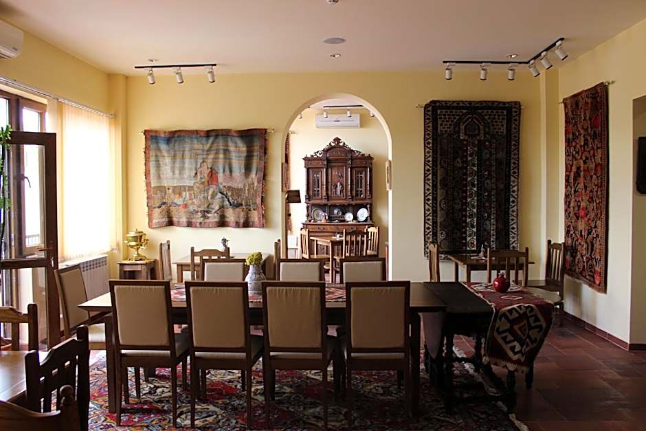 Silk Road Hotel