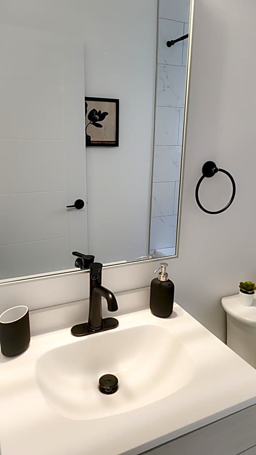 JstLikeHome - Serenity Suites & Guesthouse