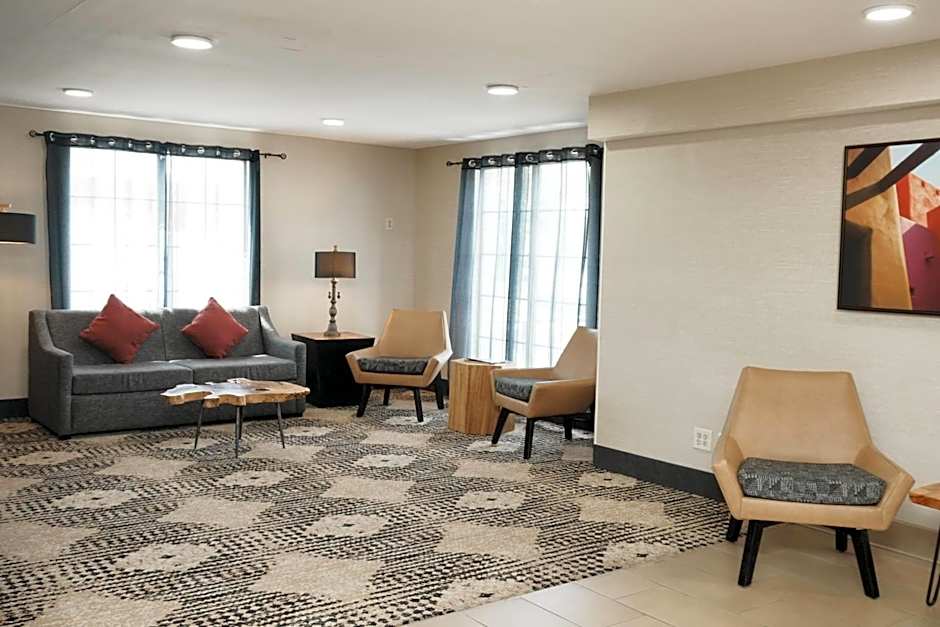 La Quinta Inn & Suites by Wyndham Albuquerque Airport