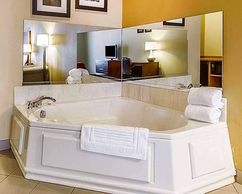 Comfort Inn Owatonna near Medical Center