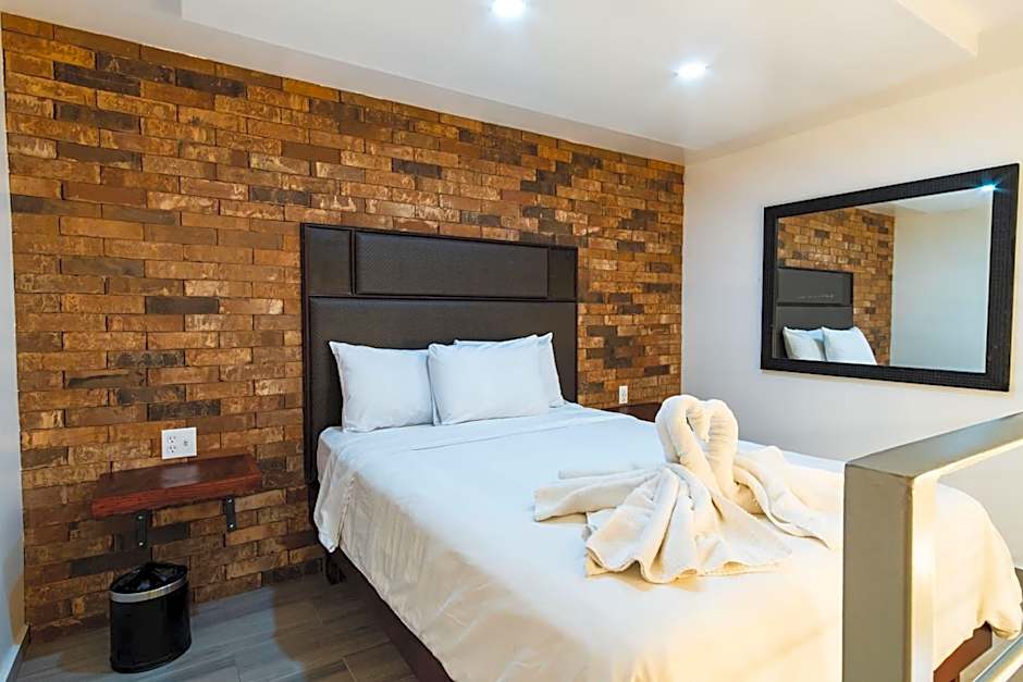 Hotel Revolucion