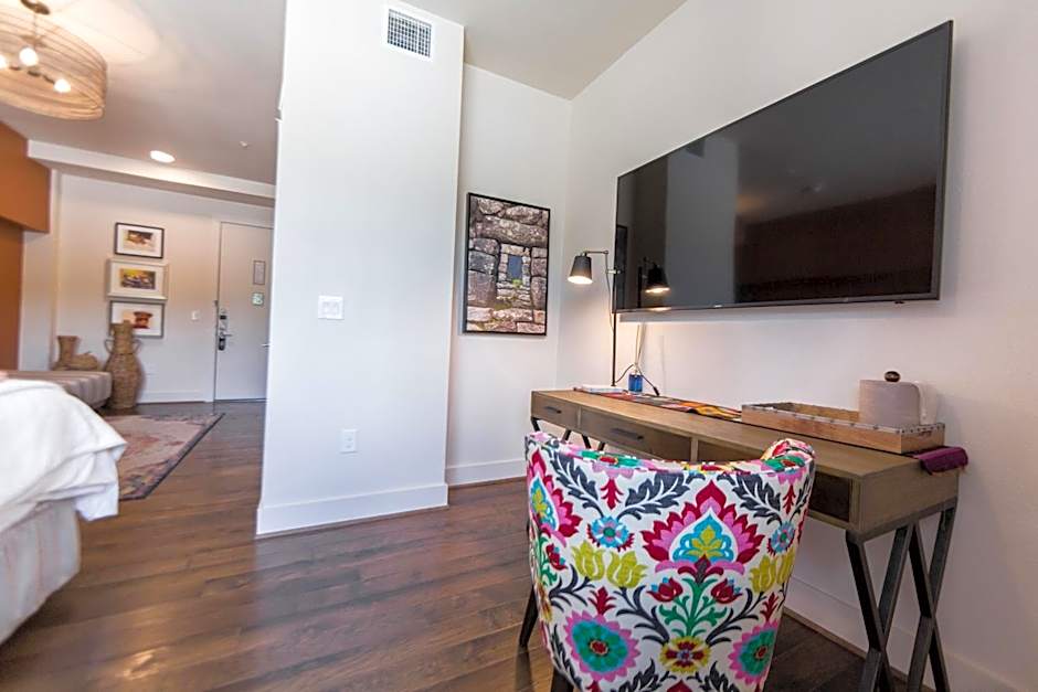 The Bishop Arts Hotel by Qresorts