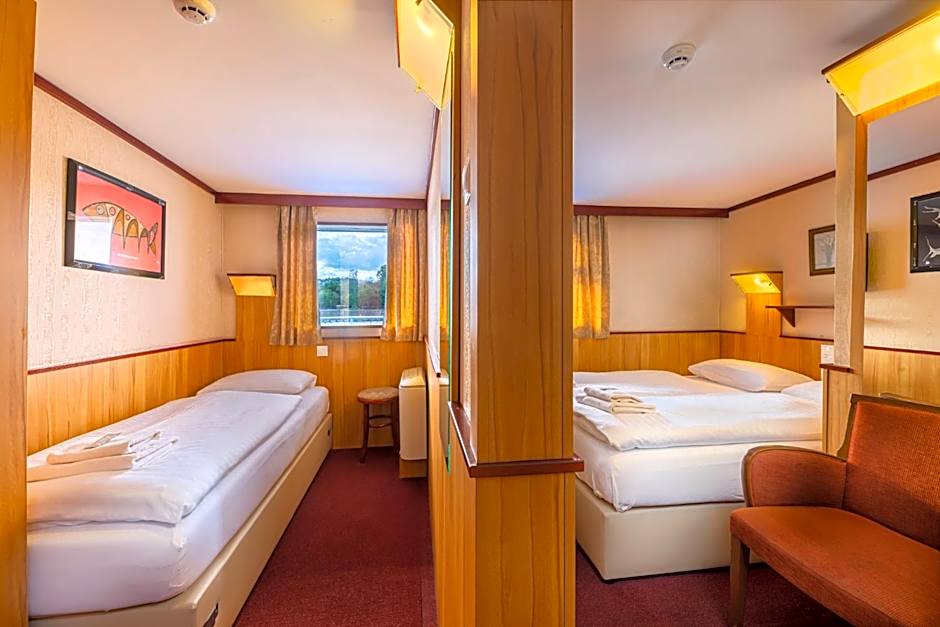 Fortuna Boat Hotel