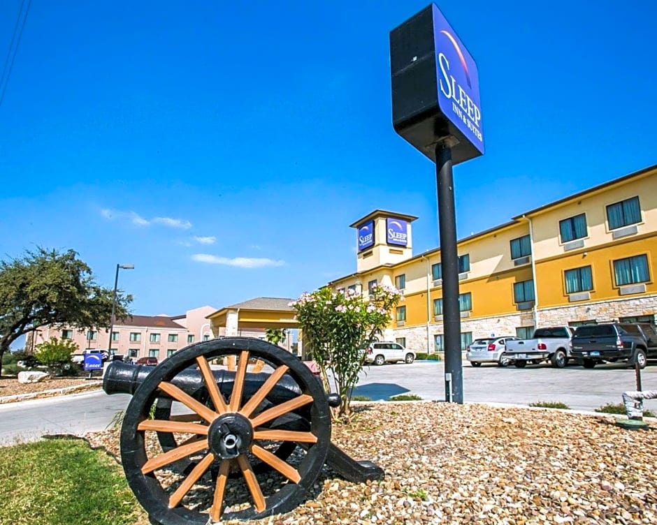 Sleep Inn & Suites near Palmetto State Park