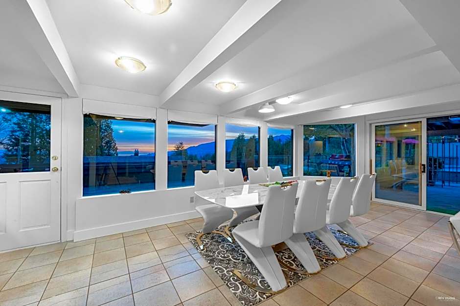 Seymour Private Bedroom, Ensuite Bathroom with Shared Pool, Hot Tub with Views